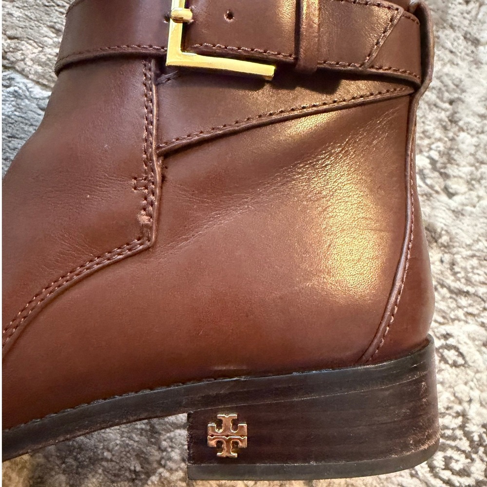 Tory Burch Brooke Brown Calf Leather Ankle Bootie Gold Logo Womens 7 - Picture 8 of 14